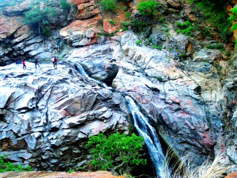 Chunchi falls