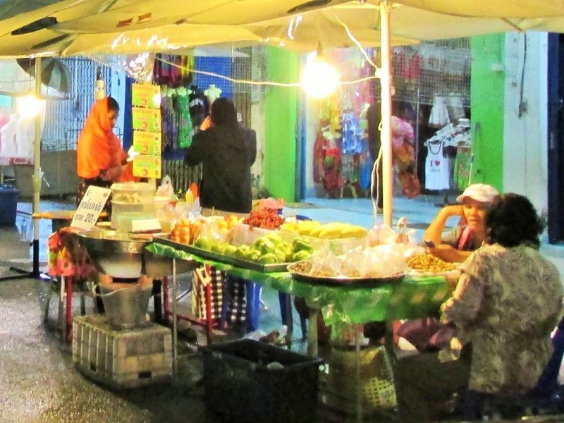 Local street food market, Thailand (3)