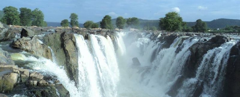 Hogenakkal waterfalls Karnataka side