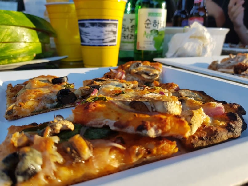 Barbecued pizza